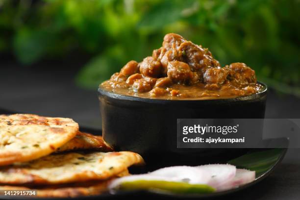 amritsari kulche and chole - tandoor oven stock pictures, royalty-free photos & images