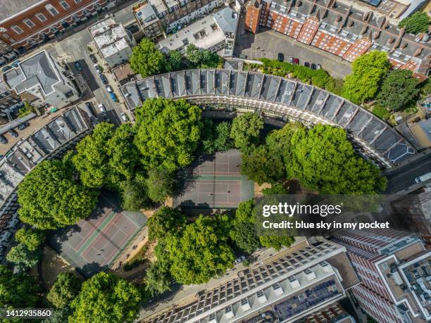 london - cartwright gardens and tennis courts,  from a drone perspective - bloomsbury london stock pictures, royalty-free photos & images