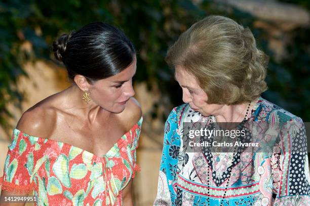 Queen Letizia of Spain and Queen Sofia host a dinner for authorities at the Marivent Palace on August 04, 2022 in Palma de Mallorca, Spain.