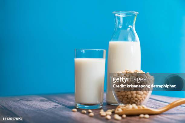 milk - soy milk bildbanksfoton och bilder