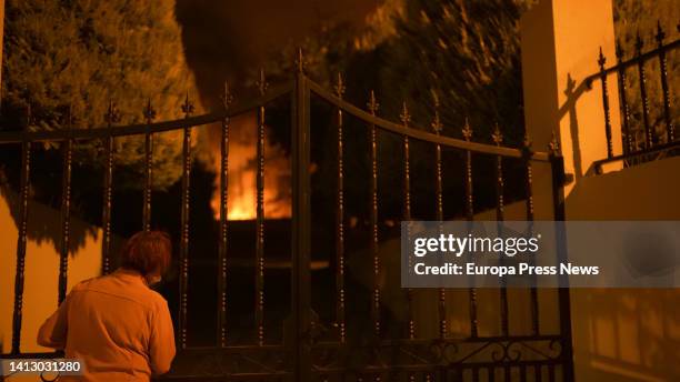 Gate Flames Gate Fire Photos and Premium High Res Pictures - Getty Images