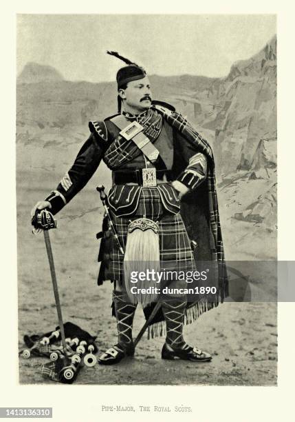 ilustraciones, imágenes clip art, dibujos animados e iconos de stock de ejército británico victoriano, pipa mayor de los escoceses reales, espada claymore, gaitas, uniformes militares siglo 19 - kilt