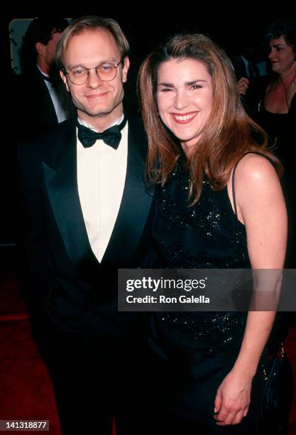 David Hyde Pierce and Peri Gilpin at the 51st Annual Golden Globe Awards, Beverly Hilton Hotel, Beverly Hills.