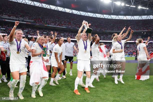 Bethany England of England celebrates with the trophy during the UEFA Women's Euro 2022 final match between England and Germany at Wembley Stadium on...