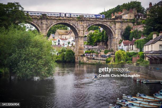 Stonebridge Rilway Stone Bridge Railway Photos and Premium High Res Pictures - Getty Images