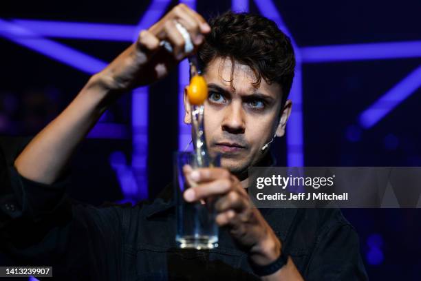 Ben Hart (Magician) Photos and Premium High Res Pictures Getty Images