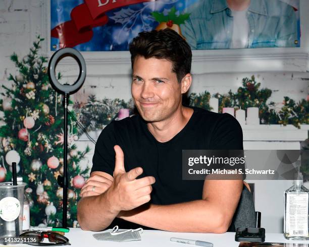 Actor Drew Seeley attends the meet and greet at Christmas Con 2022 at Pasadena Convention Center on August 05, 2022 in Pasadena, California.