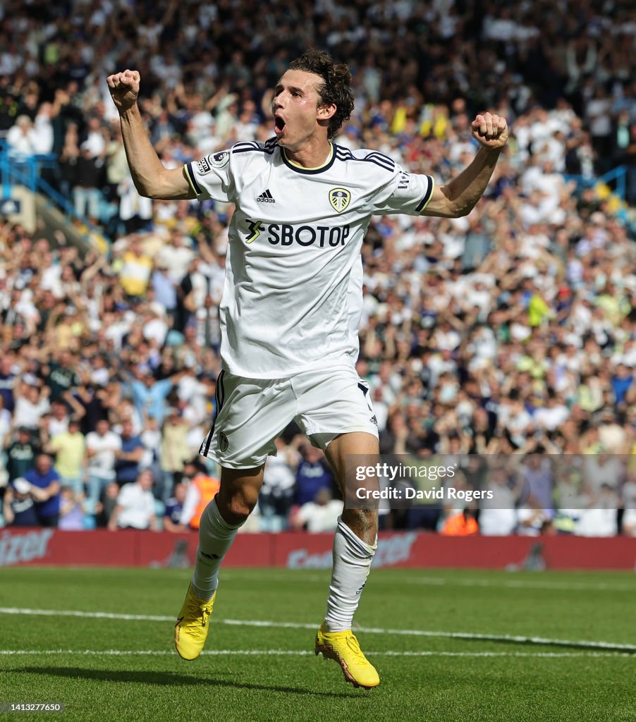 Leeds United v Wolverhampton Wanderers - Premier League