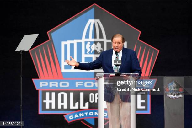 Commentator Chris Berman speaks during the 2022 Pro Hall of Fame Enshrinement Ceremony at Tom Benson Hall of Fame Stadium on August 06, 2022 in...