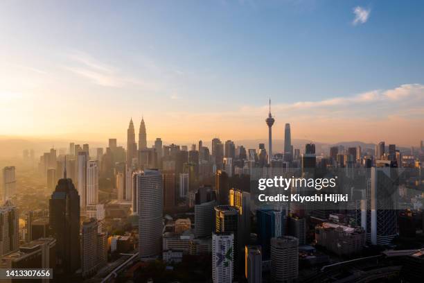 panorama aerial view of kuala lumpur skyline - malasia fotografías e imágenes de stock