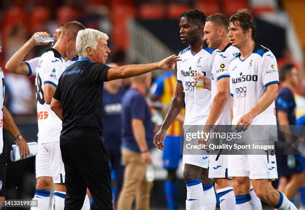 Gian Piero Gasperini, Manager of Atalanta BC talks to his players in the cooling break during the 50th Edition of Trofeu Taronja match between...