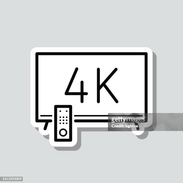4k-fernseher. symbolaufkleber auf grauem hintergrund - 4k tv stock-grafiken, -clipart, -cartoons und -symbole