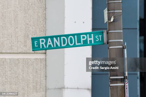 randolph street sign in chicago - town sign stock pictures, royalty-free photos & images