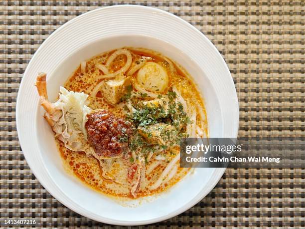 asian laksa with lobster - laksa imagens e fotografias de stock