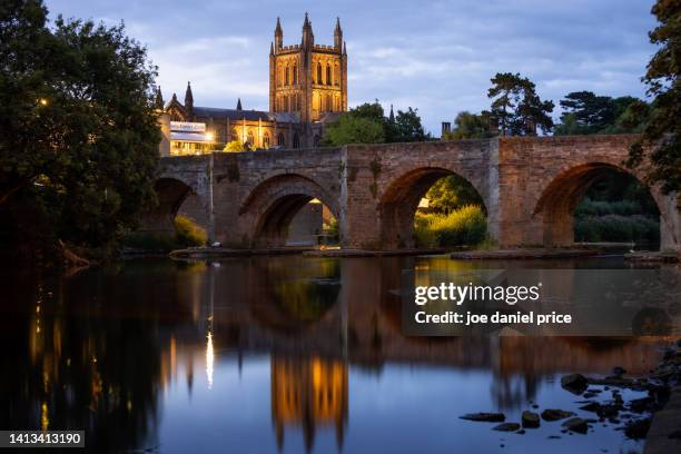wye bridge, hereford cathedral, left bank, hereford, herefordshire, england - hereford stock pictures, royalty-free photos & images