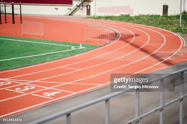 athletics stadium - estadio de atletismo fotografías e imágenes de stock