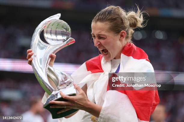 Ellen White of England poses with the trophy following the 2-1 victory in the UEFA Women's Euro England 2022 final match between England and Germany...