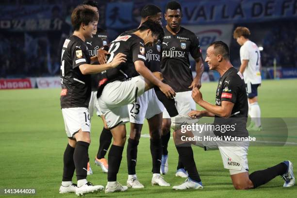 Leandro Damiao of Kawasaki Frontale celebrates scoring his team's first goal during the J.LEAGUE Meiji Yasuda J1 24th Sec. Match between Kawasaki...