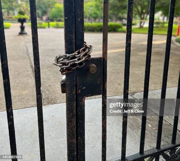 locked and chained gate - keep out sign stock pictures, royalty-free photos & images