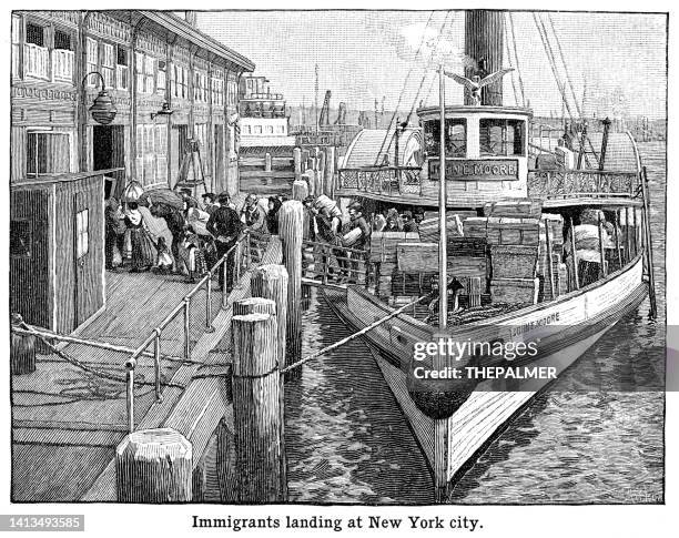 illustrazioni stock, clip art, cartoni animati e icone di tendenza di immigrati che sbarcano a new york city incisione in bianco e nero 1898 - ellis island