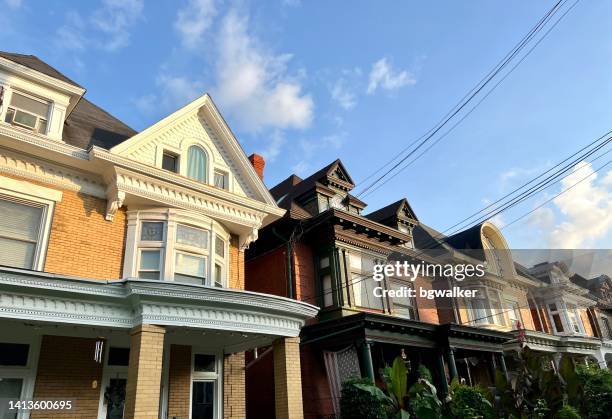 older houses in pittsburgh - pennsylvania house stock pictures, royalty-free photos & images