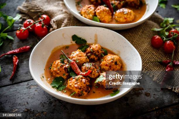 fajitas meatballs - vleesgerecht stockfoto's en -beelden