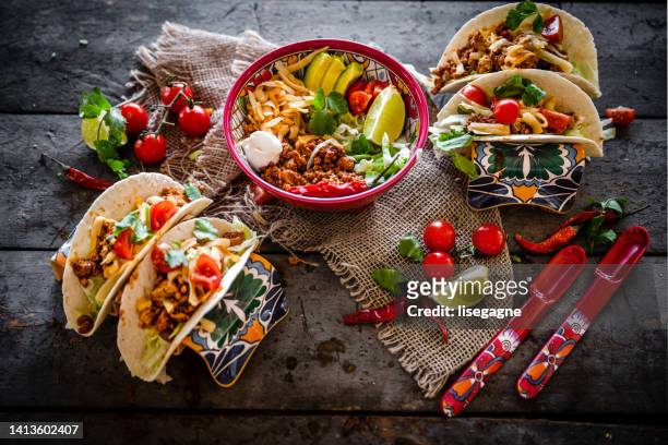 tacos dinner - mexican food stockfoto's en -beelden