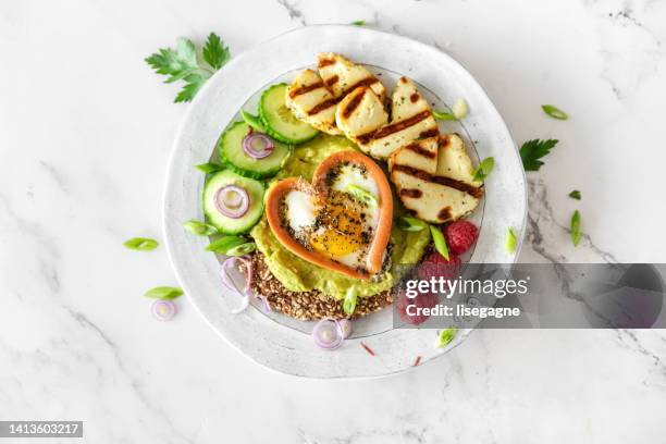 especial de desayuno - halloumi fotografías e imágenes de stock