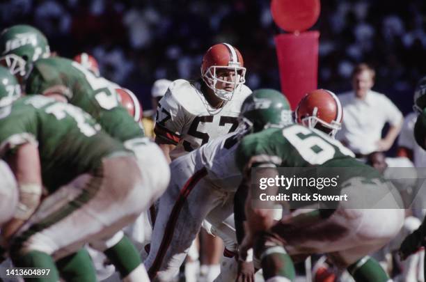 Clay Matthews, Left Linebacker for the Cleveland Browns looks over to the New York Jets offensive line during the American Football Conference East...