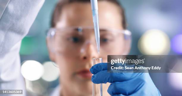 Forensic Pathologist Lab Forensic Pathologist Photos and Premium High Res Pictures - Getty Images