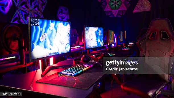 Pro Pc Setup 136 Pc Gaming Setup Stock Photos, High-Res Pictures, and Images - Getty ...