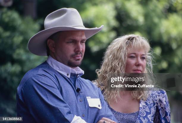 Garth Brooks beside his wife Sandy Mahl at the presentation of his Hollywood Star at Hollywood Boulevard in Los Angeles, California, United States,...