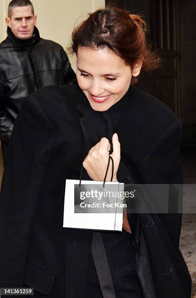 Virginie Ledoyen attends the Chanel Arrivals - Paris Fashion Week Womenswear Fall/Winter 2012 at the Grand Palais on March 6, 2012 in Paris, France.