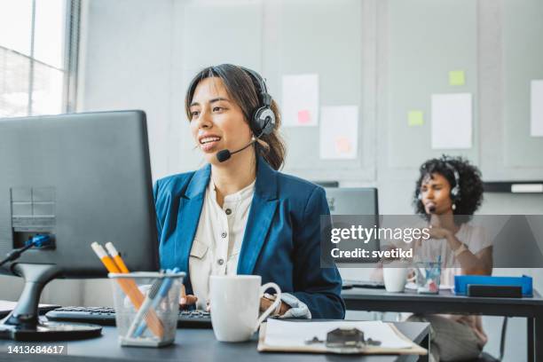 call center - voip stock pictures, royalty-free photos & images
