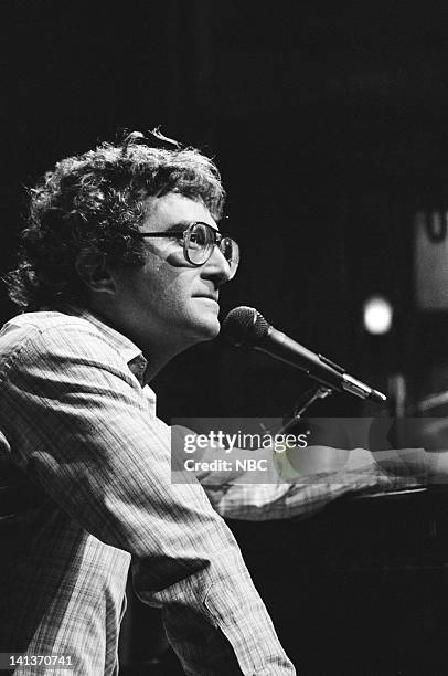Singer Randy Newman 58 Randy Newman On Nbc Photos & High Res Pictures - Getty Images