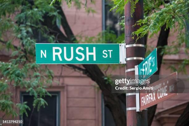 rush street sign - chicago sign stock pictures, royalty-free photos & images