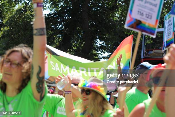 30th anniversary brighton and hove lgbtq+ community parade brighton - freedom united foundation 個照片及圖片檔