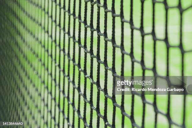 black tennis court net - テニスネット ストックフォトと画像