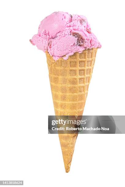 ice cream cone - barquilla de helado fotografías e imágenes de stock