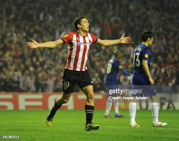 Oscar de Marcos of Athletic Bilbao celebrates scoring his sides second goal during the UEFA Europa League Round 16 second Leg match between Athletic...