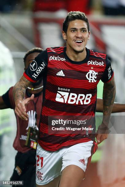Pedro of Flamengo celebrates after scoring the first goal of his team during a Copa CONMEBOL Libertadores quarter final second leg match between...