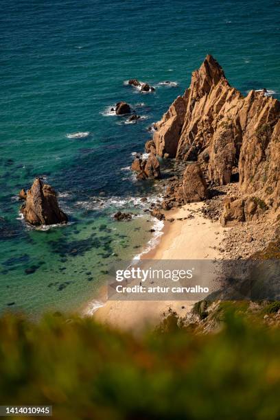 beach in portugal, sintra, from above. ursa beach sintra - cascais 個照片及圖片檔