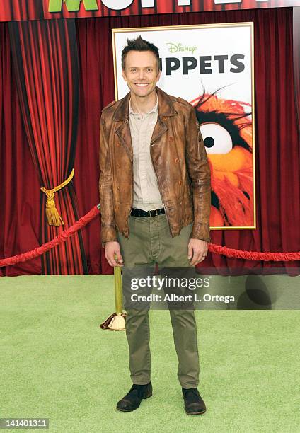 Actor Joel McHale arrives for "The Muppet" Los Angeles Premiere held at the El Capitan Theatre on November 12, 2011 in Hollywood, California.