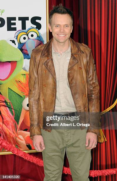 Actor Joel McHale arrives for "The Muppet" Los Angeles Premiere held at the El Capitan Theatre on November 12, 2011 in Hollywood, California.