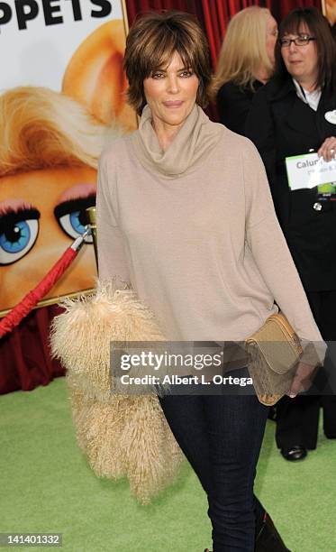 Actress Lisa Rinna arrives for "The Muppet" Los Angeles Premiere held at the El Capitan Theatre on November 12, 2011 in Hollywood, California.