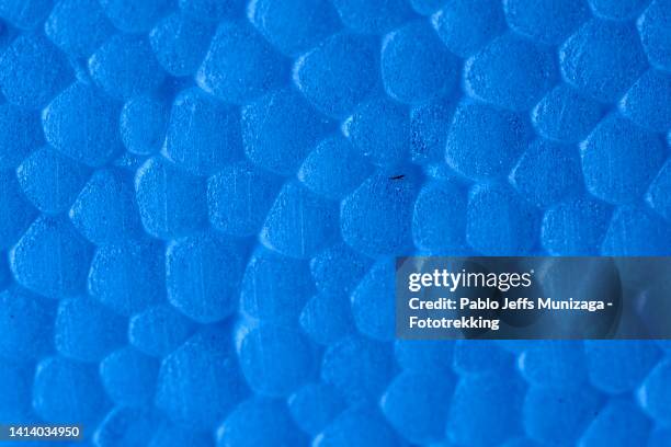 pattern on the surface of expanded polystyrene sheet - poroso foto e immagini stock