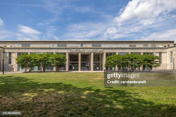 façade and entrance to the queens museum on the park side - flushing queens stock pictures, royalty-free photos & images