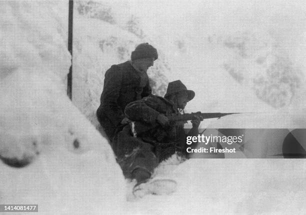 Trench in the snow. WWI. Poster, Postcard, Newspaper. Propaganda of the Italian army in the First World War. 1915, 1918..