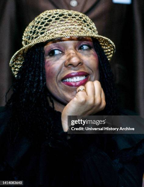 Roberta Cleopatra Flack American singer. She is known for her No. 1 singles "The First Time Ever I Saw Your Face", "Killing Me Softly with His Song",...