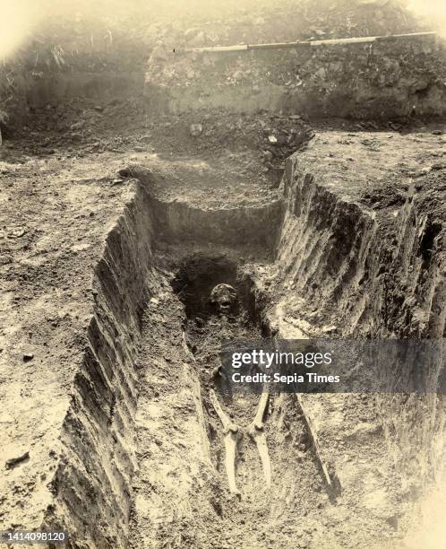 Dutch Archaeological Expedition in Hungary, Received through J.F. Heijbroek, Albert Egges van Giffen, Hongarije, c. 1928, gelatin silver print,...